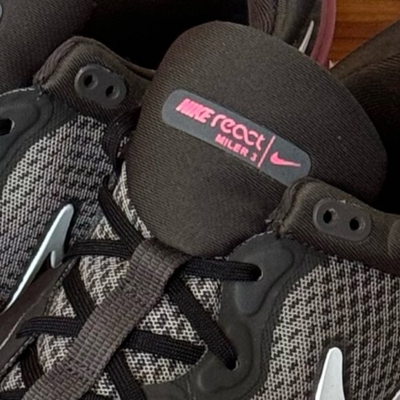 Nike Grey Running Shoes Athletic Activewear Sneakers Men Size 9.5 Women… - Picture 4 of 4